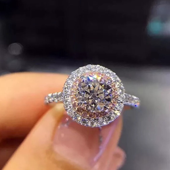 Jewelry - 🆕 Pretty!! Size 9 ring